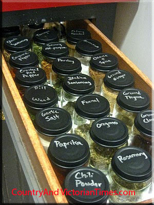 baby food jar chalk board paint herb seasonings store repurpose upcycle recycle